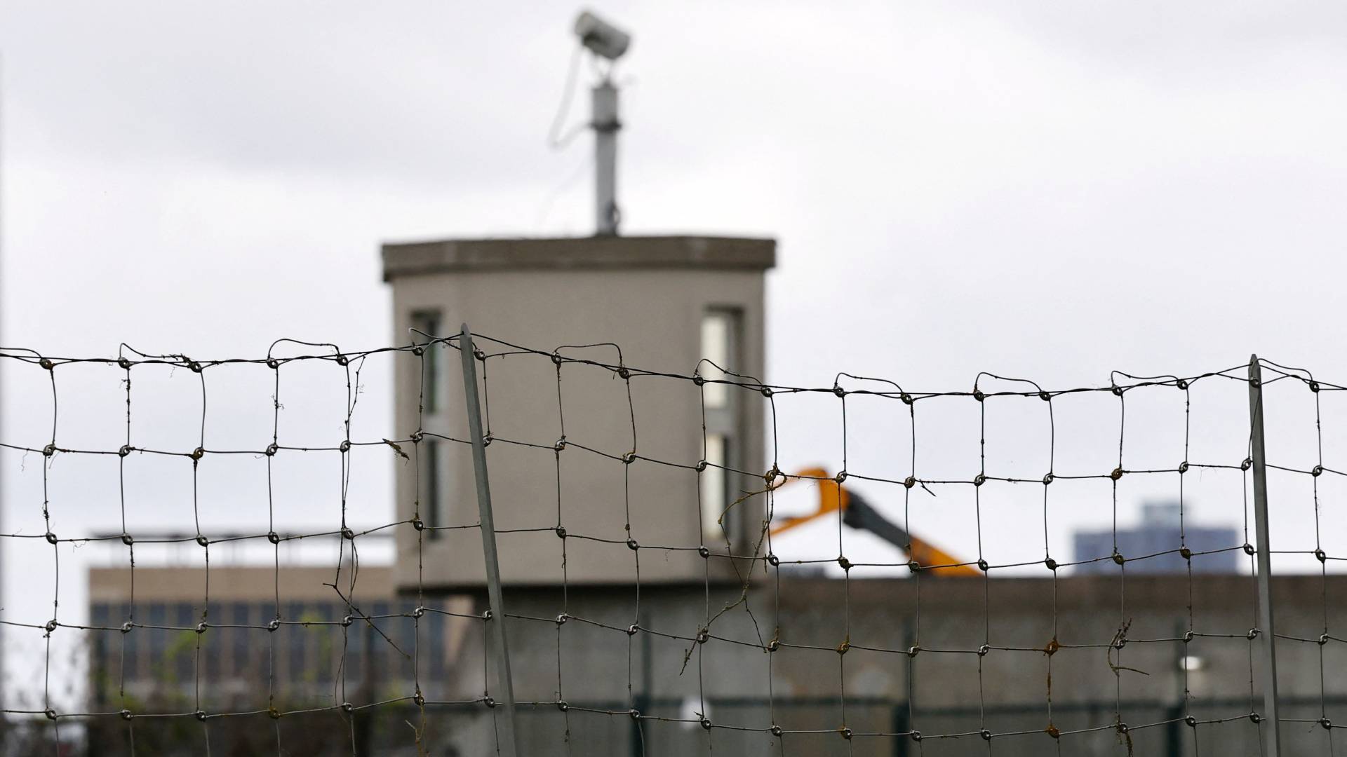 Γαλλία: Η αντιτρομοκρατική ερευνά επιθέσεις σε φυλακές-1