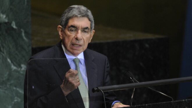 ηπα-ανακλήθηκε-η-βίζα-του-νομπελίστα-π-563544982