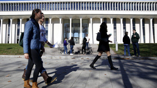 ηπα-η-κυβέρνηση-τραμπ-παγώνει-επιχορη-563554876