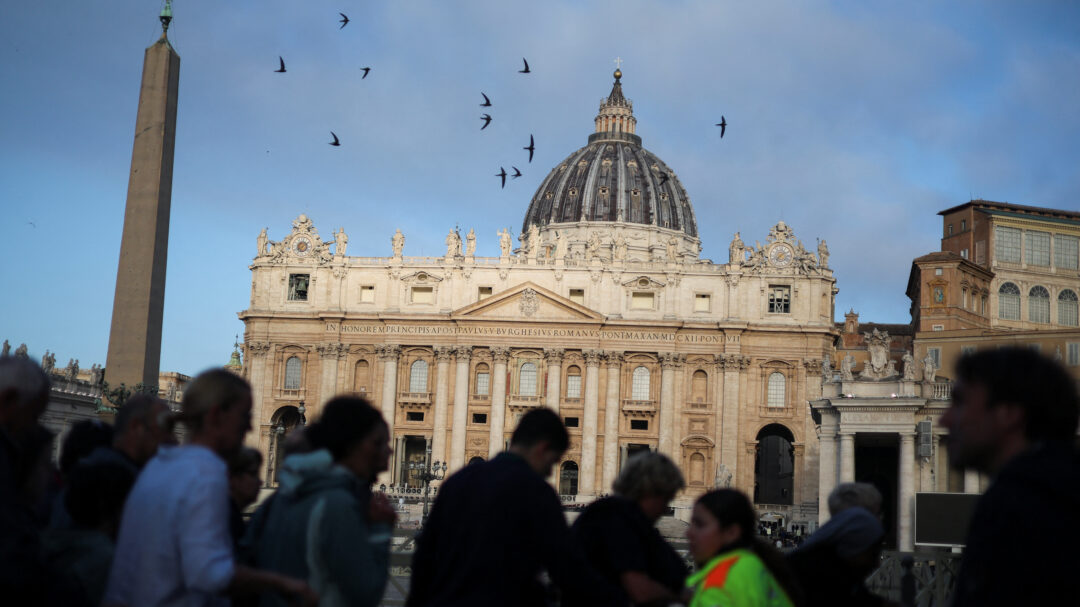 το-βατικανό-ετοιμάζεται-για-την-κηδεί-563579965