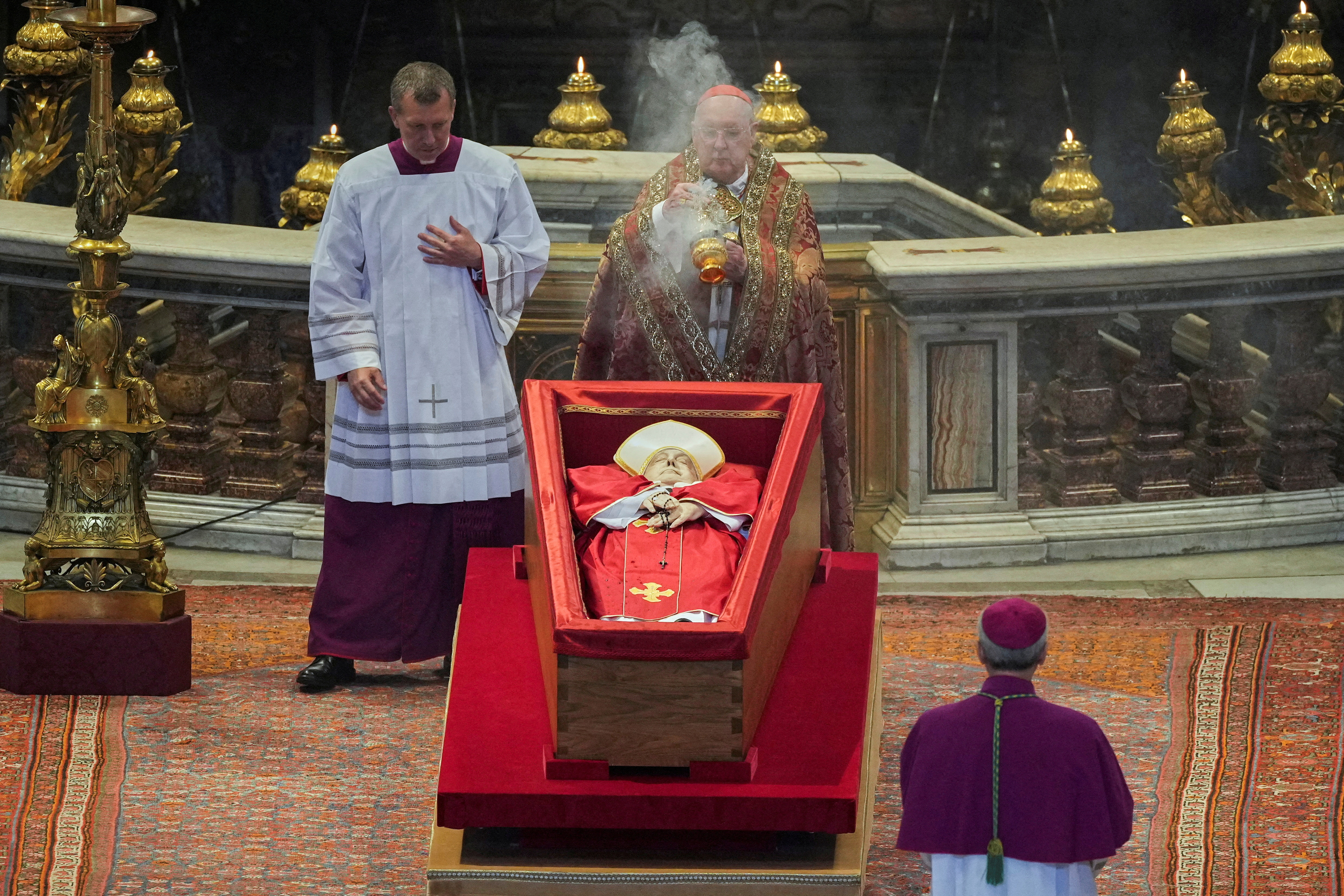 Το Βατικανό ετοιμάζεται για την κηδεία του Πάπα Φραγκίσκου-9