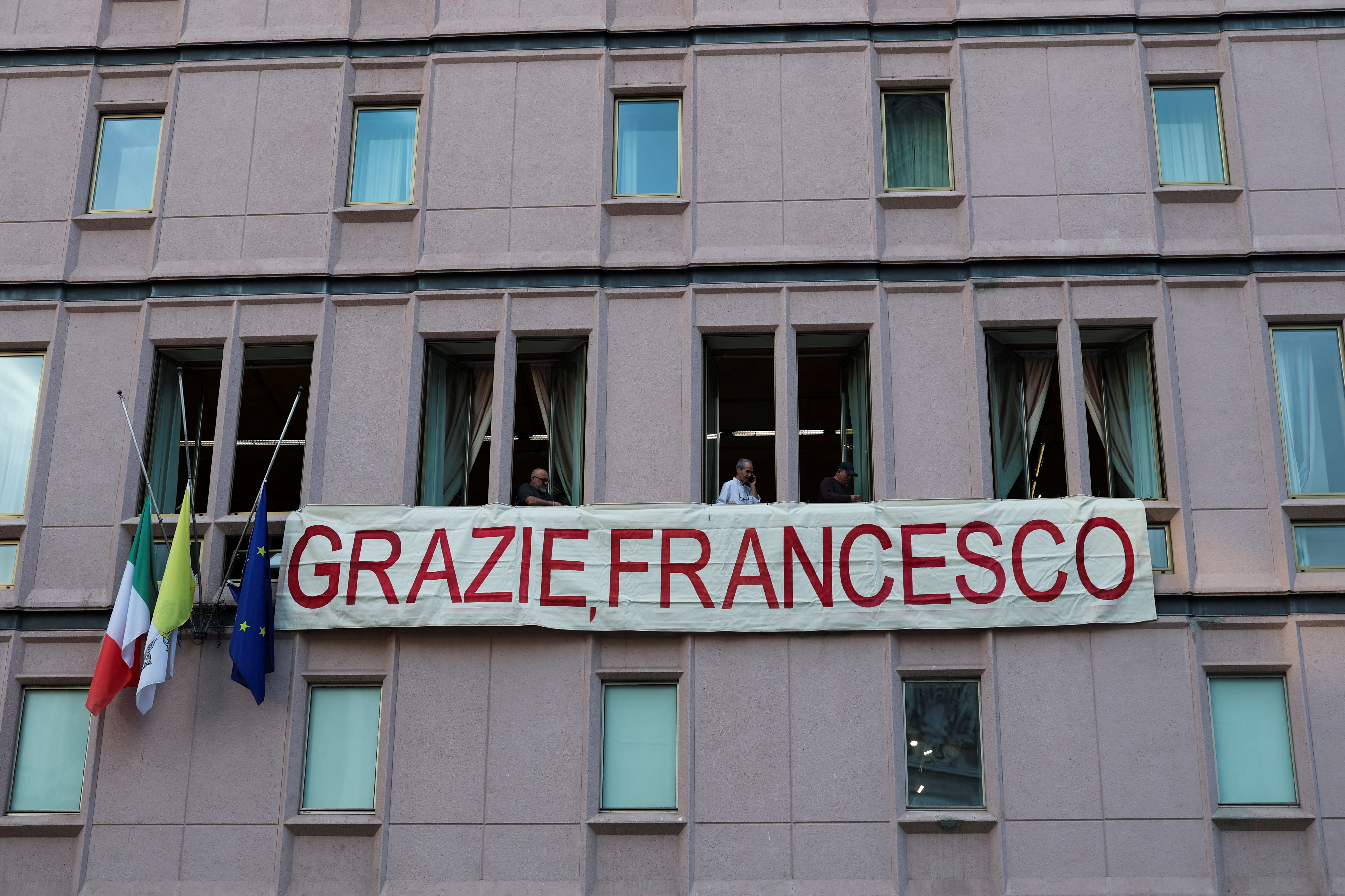 Το Βατικανό ετοιμάζεται για την κηδεία του Πάπα Φραγκίσκου-8