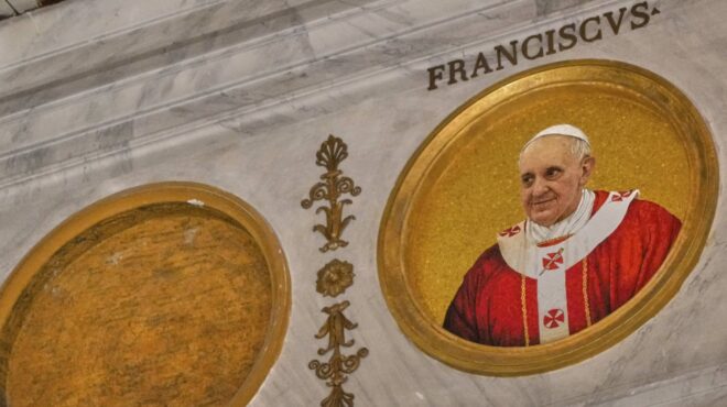 πάπας-φραγκίσκος-σε-λαϊκό-προσκύνημα-563574862