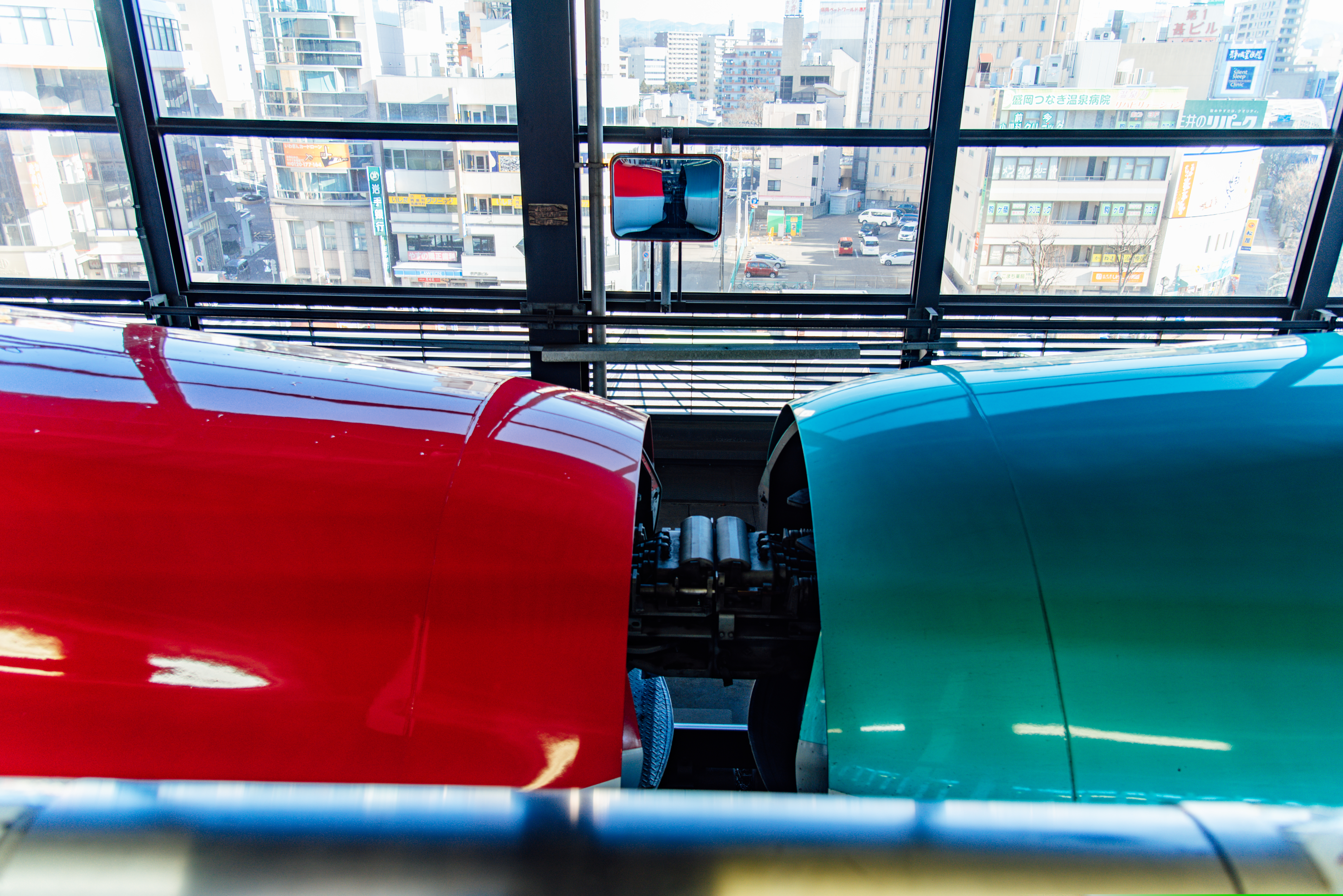 «Φιλί των Shinkansen»: To θέαμα που συρρέουν να δουν οι λάτρεις των ιαπωνικών τρένων-1