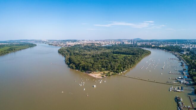 σερβία-82-000-λίτρα-πετρελαίου-κατέληξαν-σ-563578732