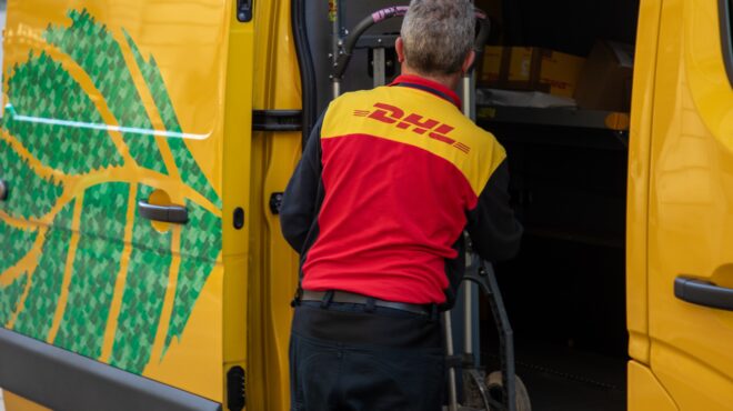 η-dhl-αναστέλλει-αποστολές-υψηλής-αξίας-563573674