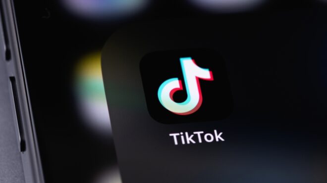 tiktok-ανησυχία-για-την-τάση-του-skinnytok-η-γαλ-563572693