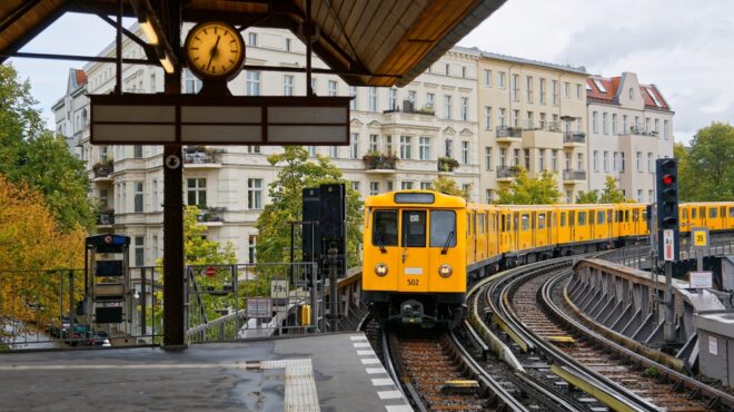 σκοτώθηκαν-δύο-νεαροί-που-έκαναν-train-surfing-563587207
