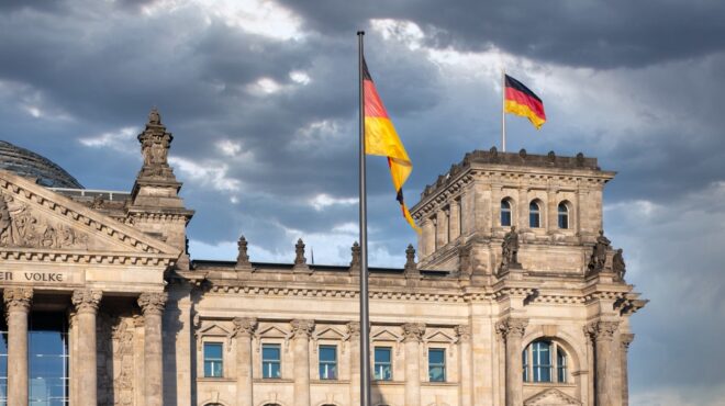 γερμανία-απολύσεις-εξετάζει-το-ένα-τρ-563572927