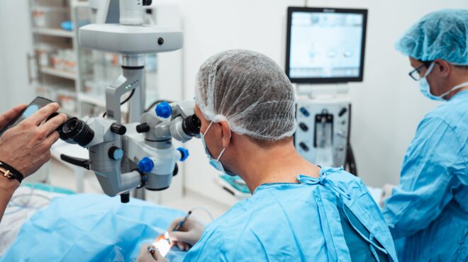 σπάνια-μεταμόσχευση-κερατοειδούς-στ-563546626