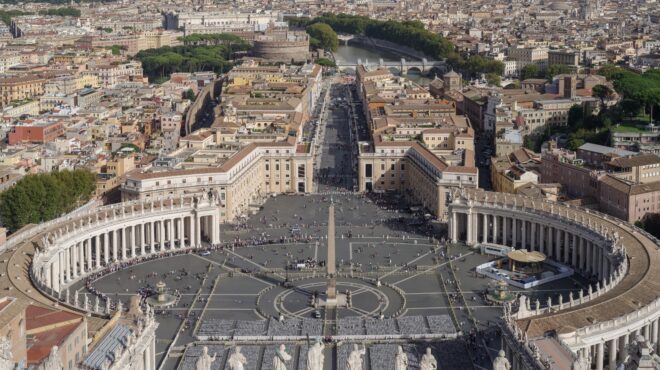 η-μάχη-για-τον-επόμενο-πάπα-563574073