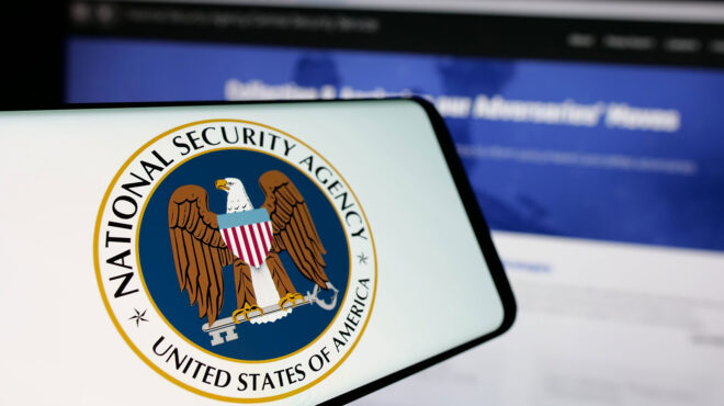 ο-τραμπ-απέλυσε-τον-διευθυντή-της-nsa-και-563549515