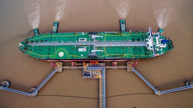 ft-η-κίνα-βάζει-στον-πάγο-το-αμερικανι-563568271