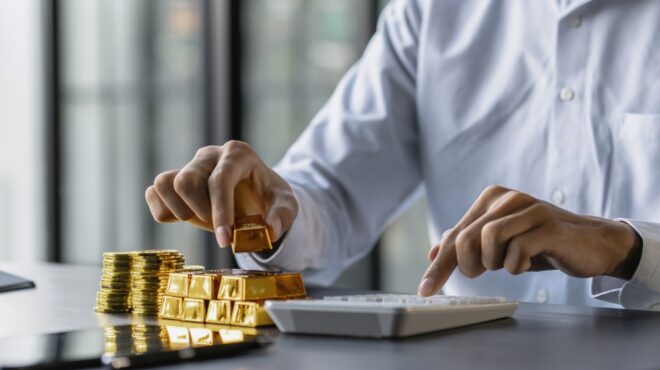 χρυσός-θα-λάμπει-περισσότερο-όσο-πέφτ-563579116