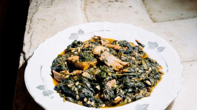 σπανάκι-με-σουπιές-563566945