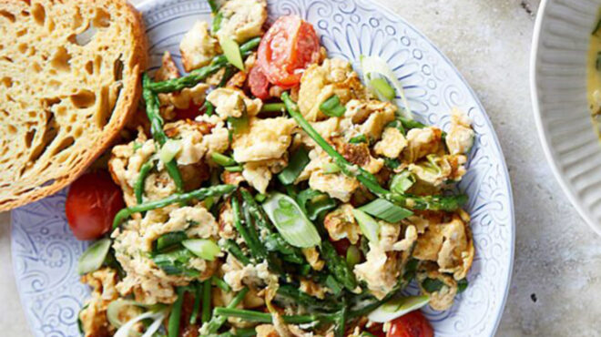 σπαράγγια-με-αυγά-563552425