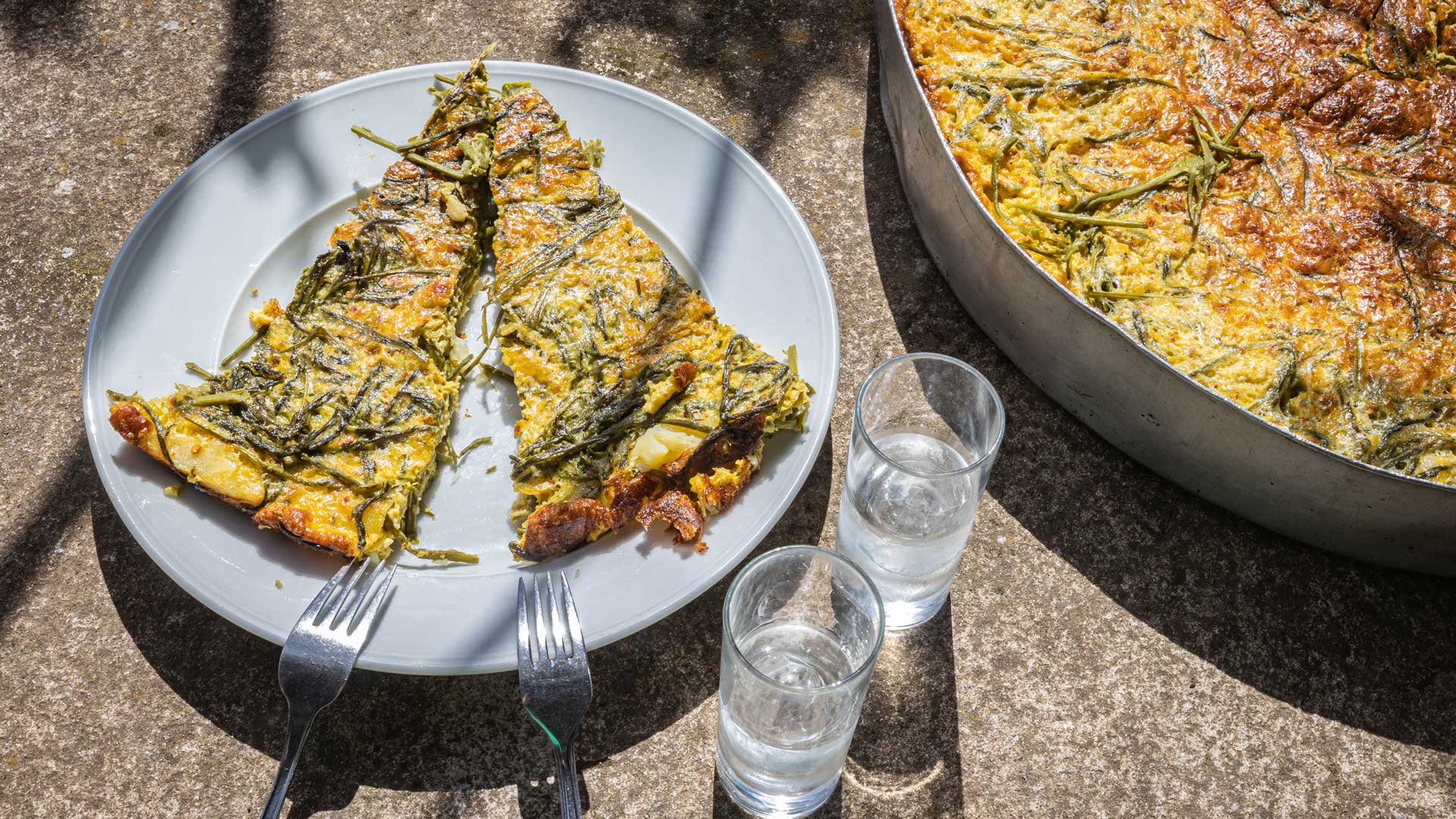 Βγήκαμε στην εξοχή της Αττικής για άγρια σπαράγγια και τα κάναμε μια επική ομελέτα στον γάστρο-3