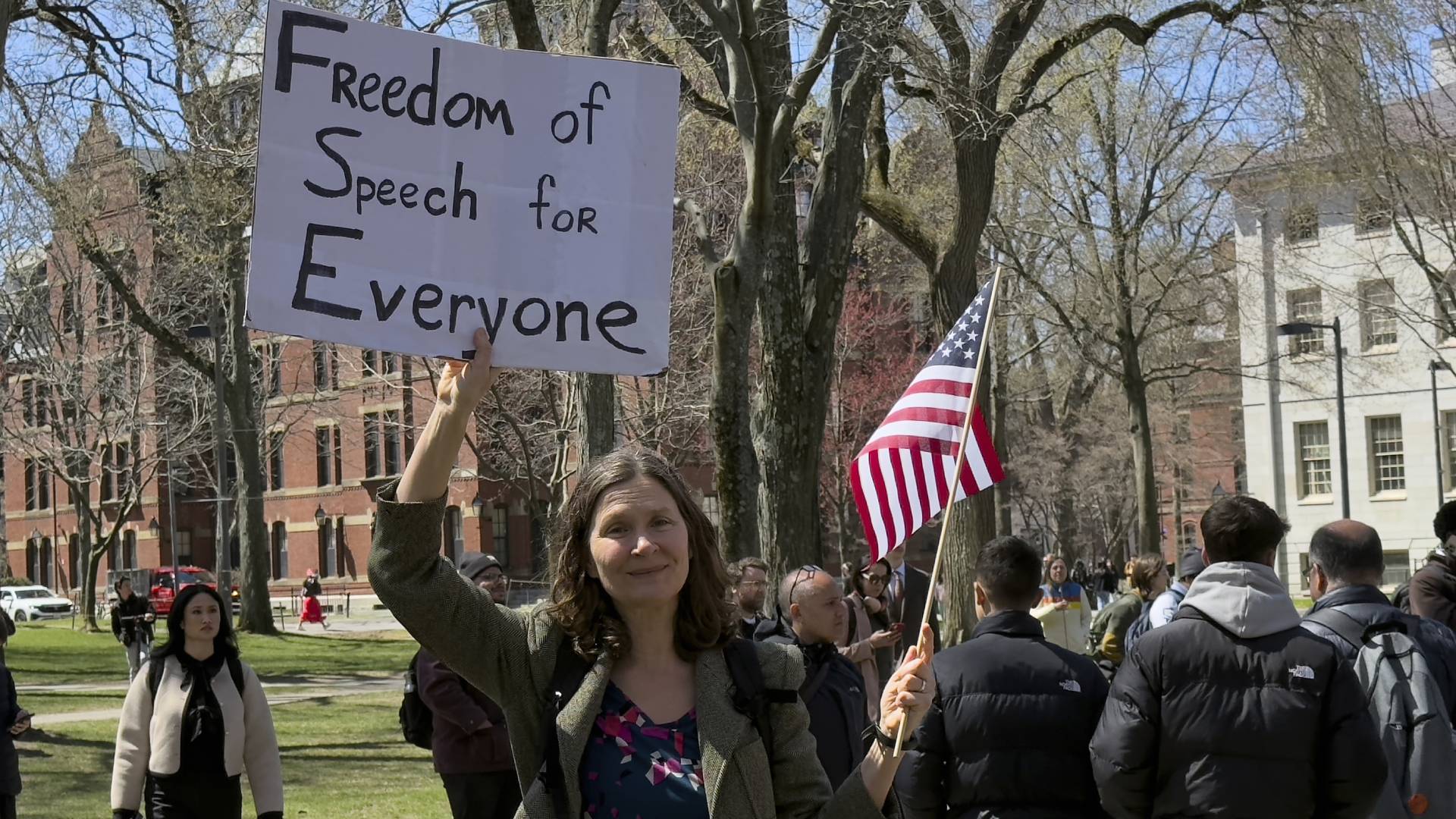 Nature: Σημάδια brain drain στις ΗΠΑ με φόντο τις περικοπές χρηματοδότησης στα πανεπιστήμια-1