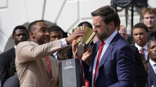 ο-τζ-ντ-βανς-προσπάθησε-να-σηκώσει-κύπ-563565835