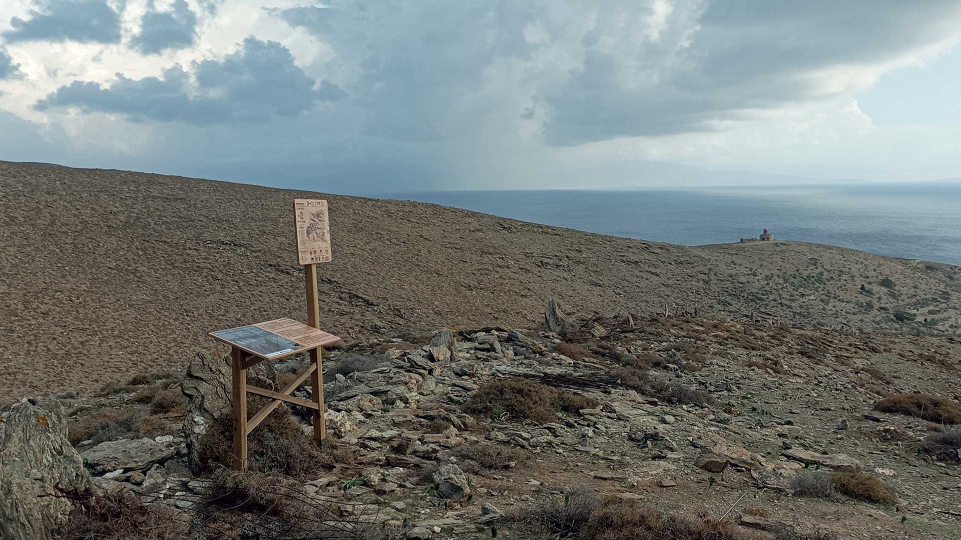 Γυάρος: Πεζοπορώντας σε έναν τόπο μνήμης και βιοποικιλότητας-7