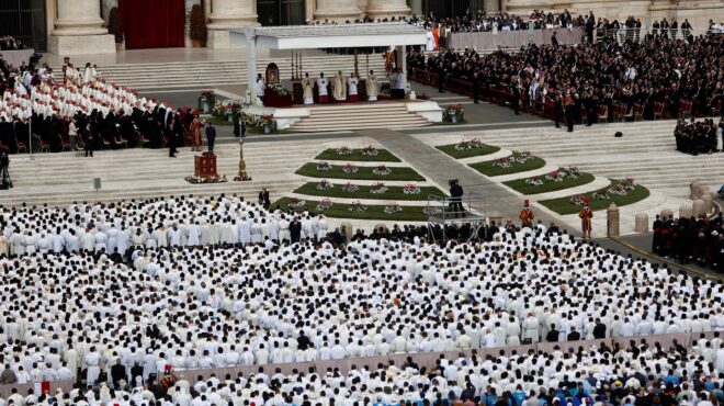 βατικανό-ενθρόνιση-του-νέου-πάπα-με-με-563619211