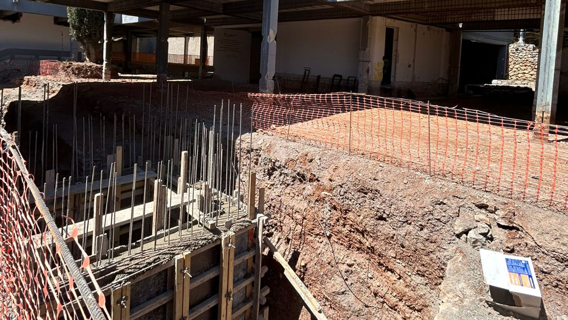 Δελφοί: Αυτοψία Μενδώνη στα έργα θωράκισης και αναβάθμισης-1