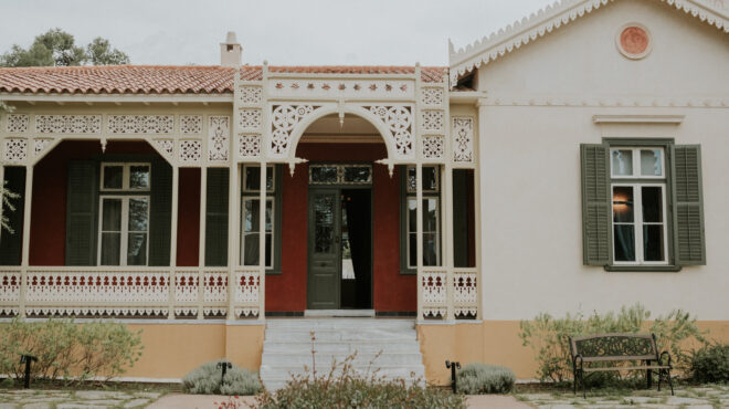 η-κηφισιά-είναι-ένα-μουσείο-στο-περι-563640382