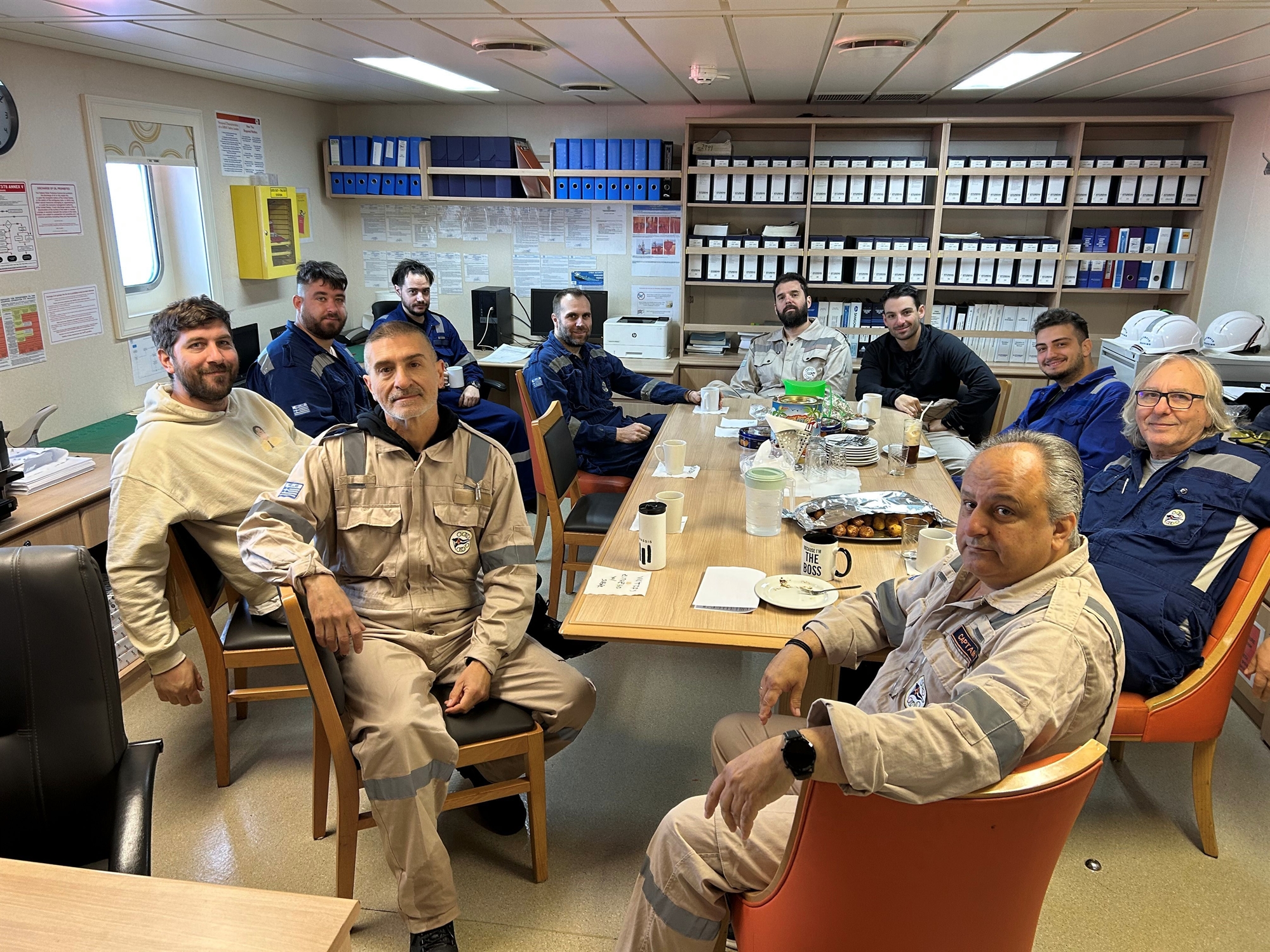 Στο Σουέζ με μια «Μαχήτρια» 274 μέτρων-6