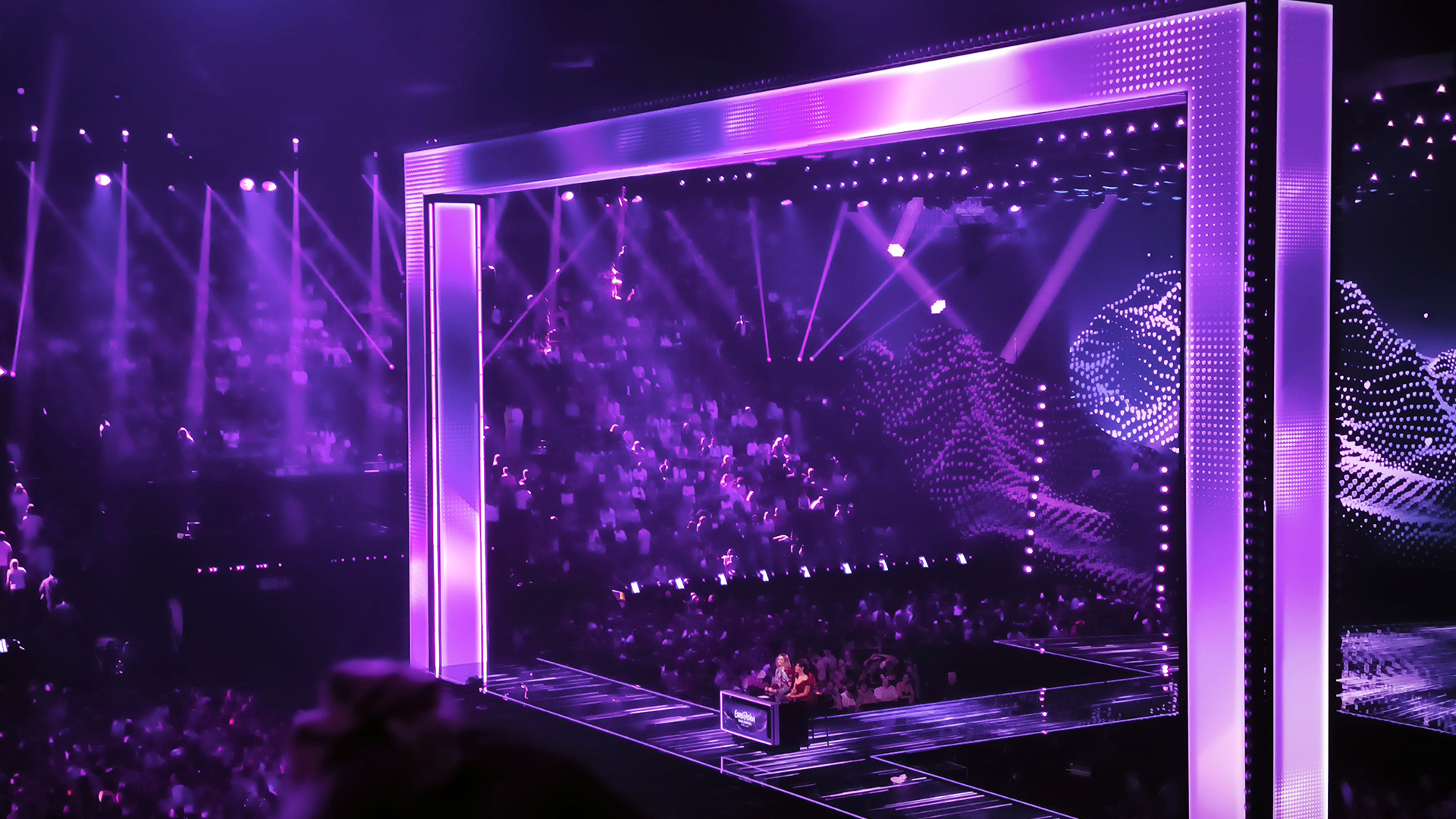 Eurovision 2025: Τι στο καλό συνέβη στη Βασιλεία;-3