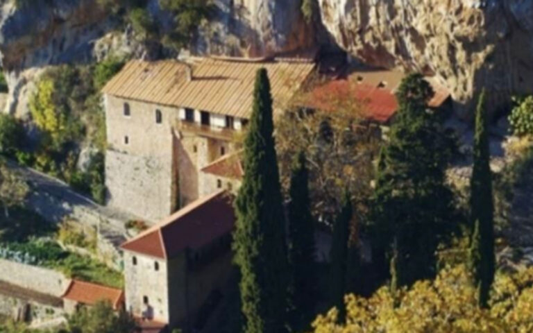 Η Πελοπόννησος με τα πόδια: 12 μονοπάτια,1.700 χιλιομέτρα-16