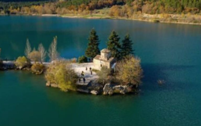 Η Πελοπόννησος με τα πόδια: 12 μονοπάτια,1.700 χιλιομέτρα-6