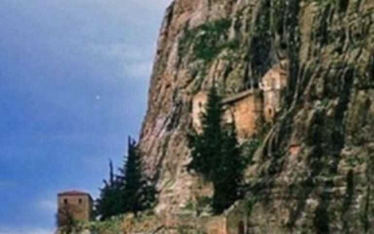 Η Πελοπόννησος με τα πόδια: 12 μονοπάτια,1.700 χιλιομέτρα-8