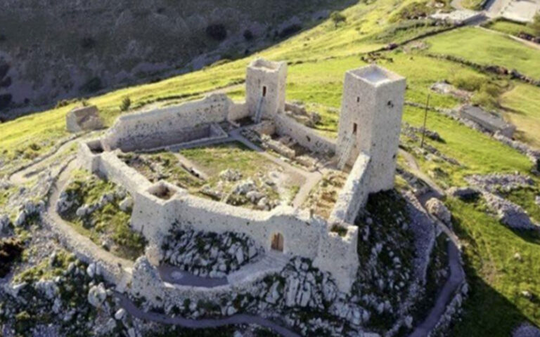 Η Πελοπόννησος με τα πόδια: 12 μονοπάτια,1.700 χιλιομέτρα-3