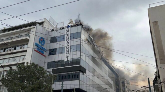 ανάρτηση-πανό-στη-hellenic-train-αθώοι-οι-25-του-ρουβ-563626132