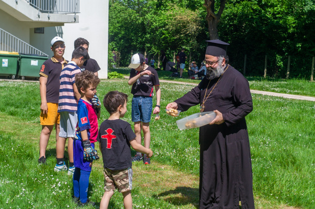 Γράμμα από το Παρίσι: γιορτάζοντας την Πρωτομαγιά στην ελληνική κοινότητα-2