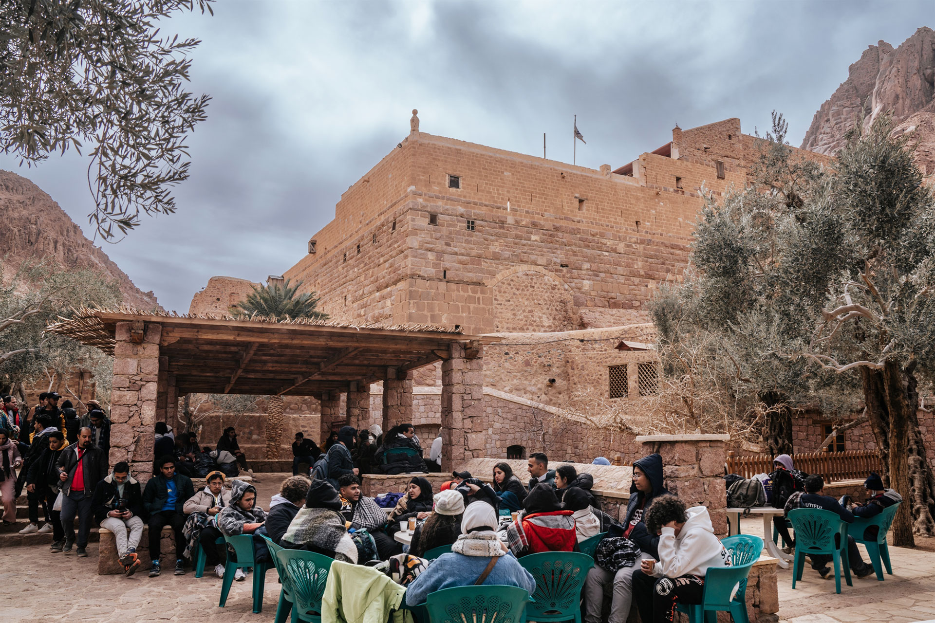 Θρίλερ με τη Μονή Σινά-1