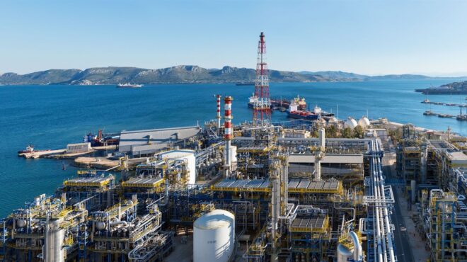 αναπροσαρμόζει-την-πράσινη-στρατη-563614975