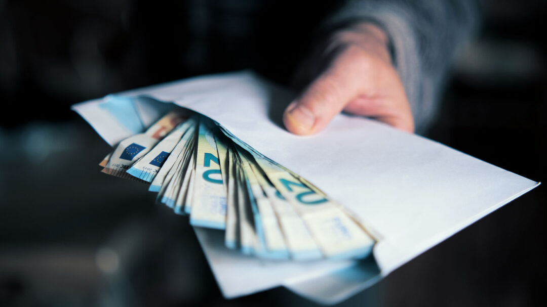 το-έμφραγμα-στο-κτηματολόγιο-πίσω-από-563600950