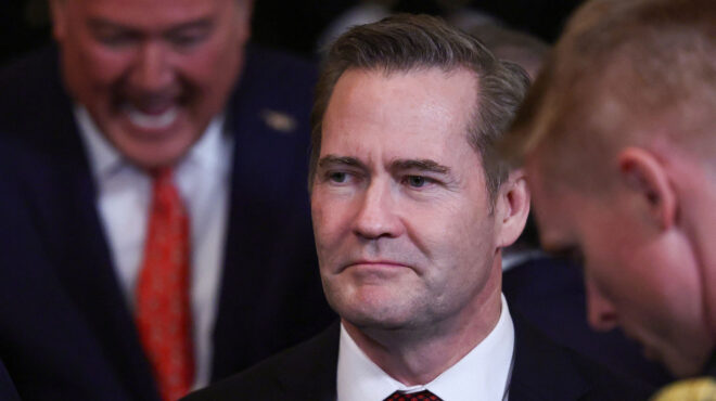 ηπα-ο-τραμπ-διώχνει-τον-σύμβουλο-εθνικ-563589640