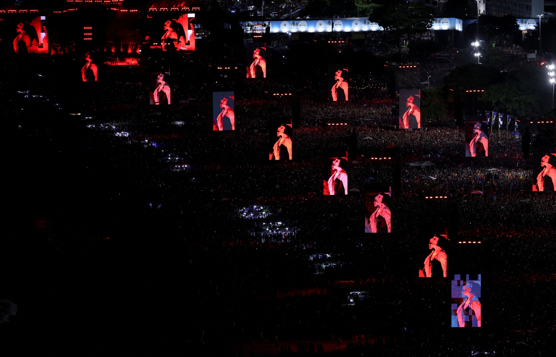 Ολο το Ρίο στα πόδια της Lady Gaga και μια παρ’ ολίγον βομβιστική επίθεση-2