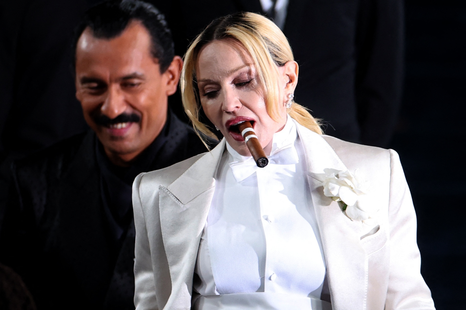 Met Gala 2025: Μαύρος δανδισμός, ανδρόγυνα στυλ και μία… εγκυμοσύνη-10