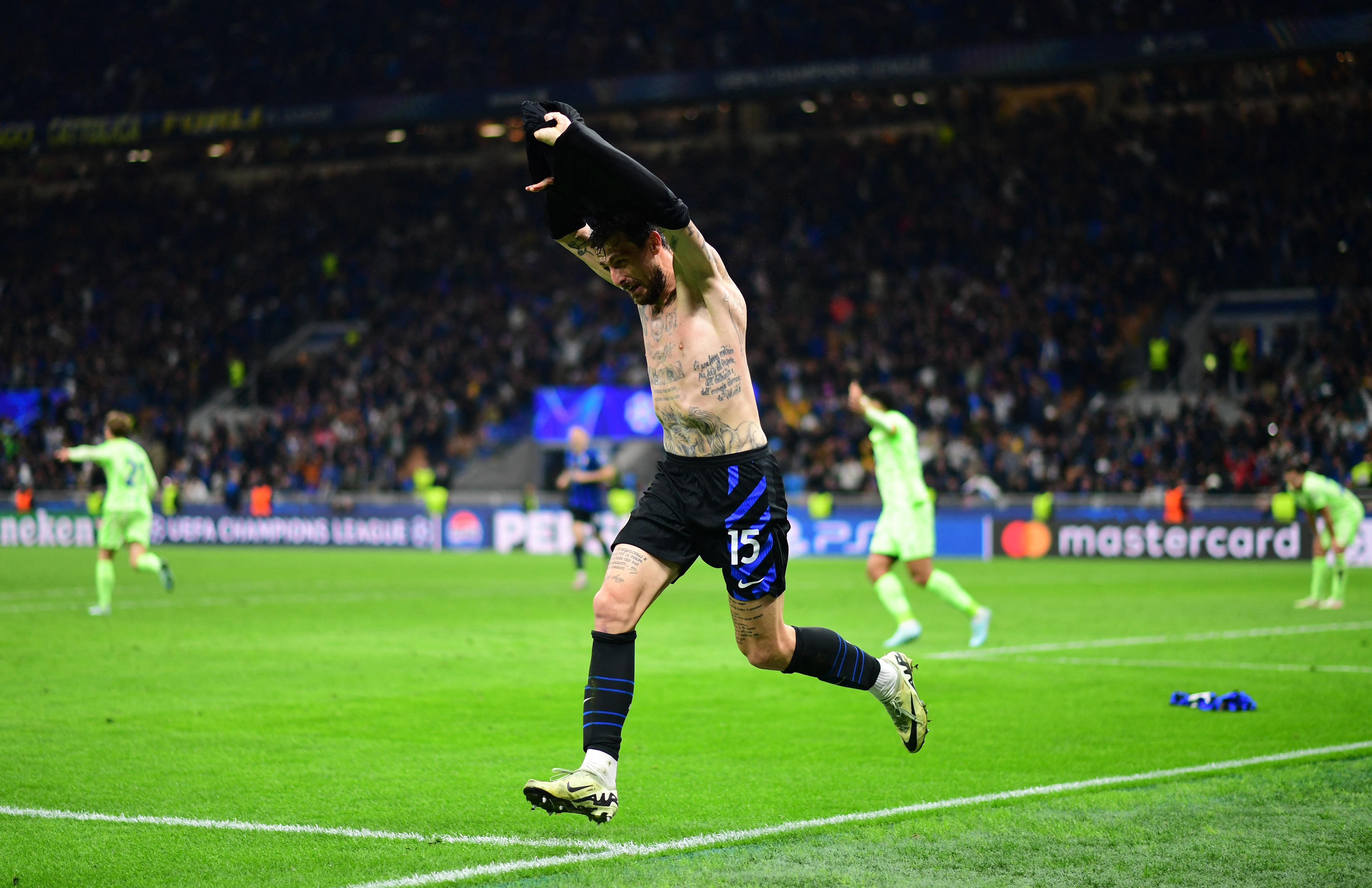 Στα ιταλικά, Φραντσέσκο Ατσέρμπι σημαίνει νίκη-2