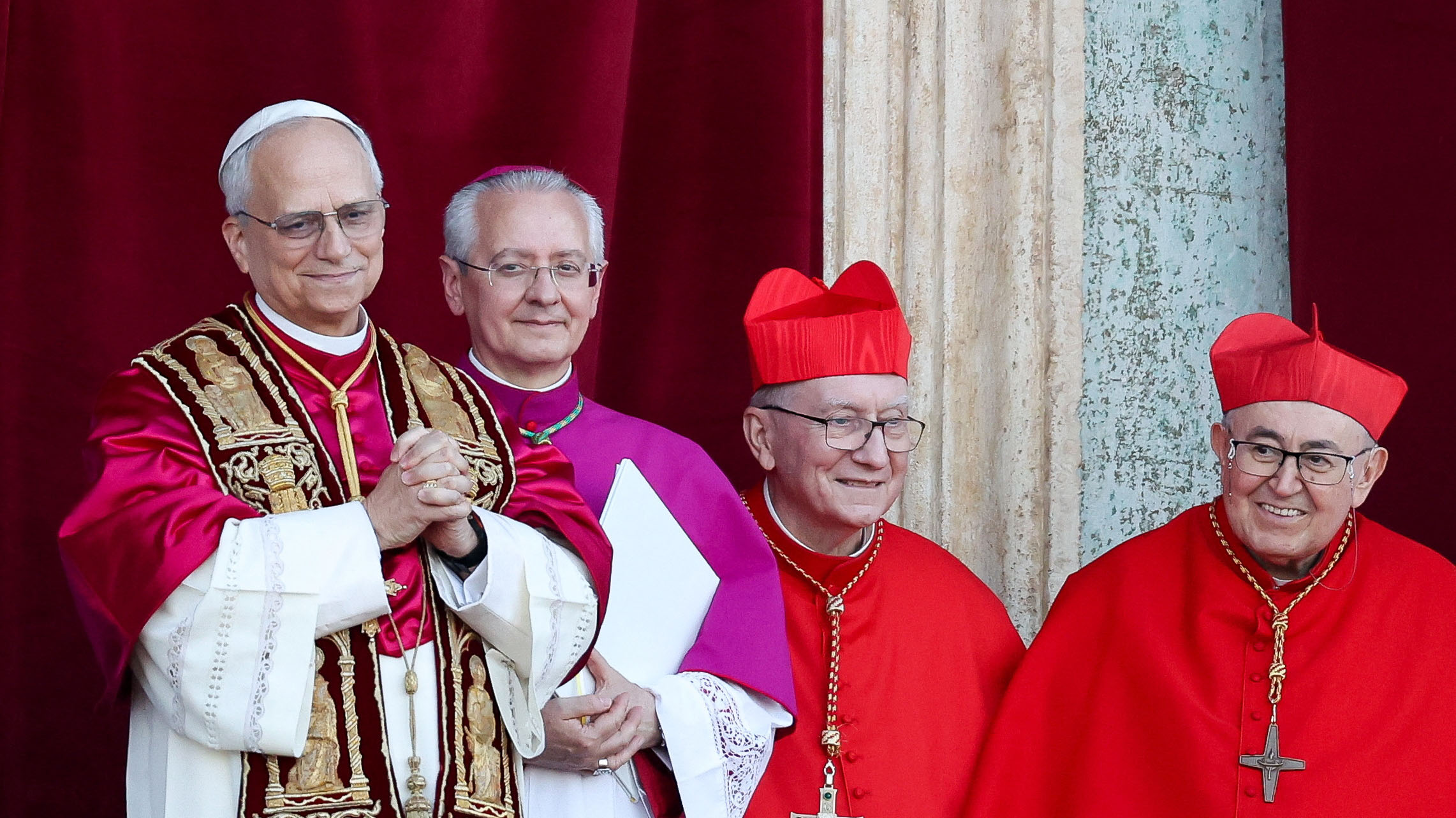 Πάπας Λέων ΙΔʼ: Οι τρεις συμβολισμοί της πρώτης εμφάνισης-3