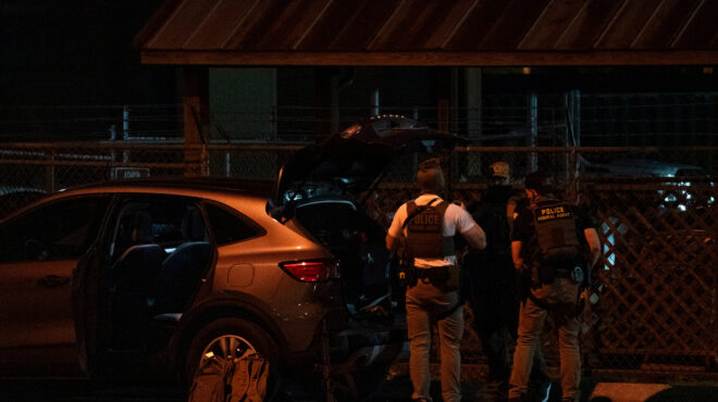 ηπα-διώξεις-μεταναστών-επειδή-δεν-κατ-563643937