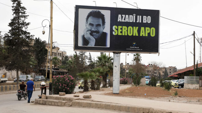 pkk-ο-αμπντουλάχ-οτσαλάν-χαιρετίζει-την-563609668