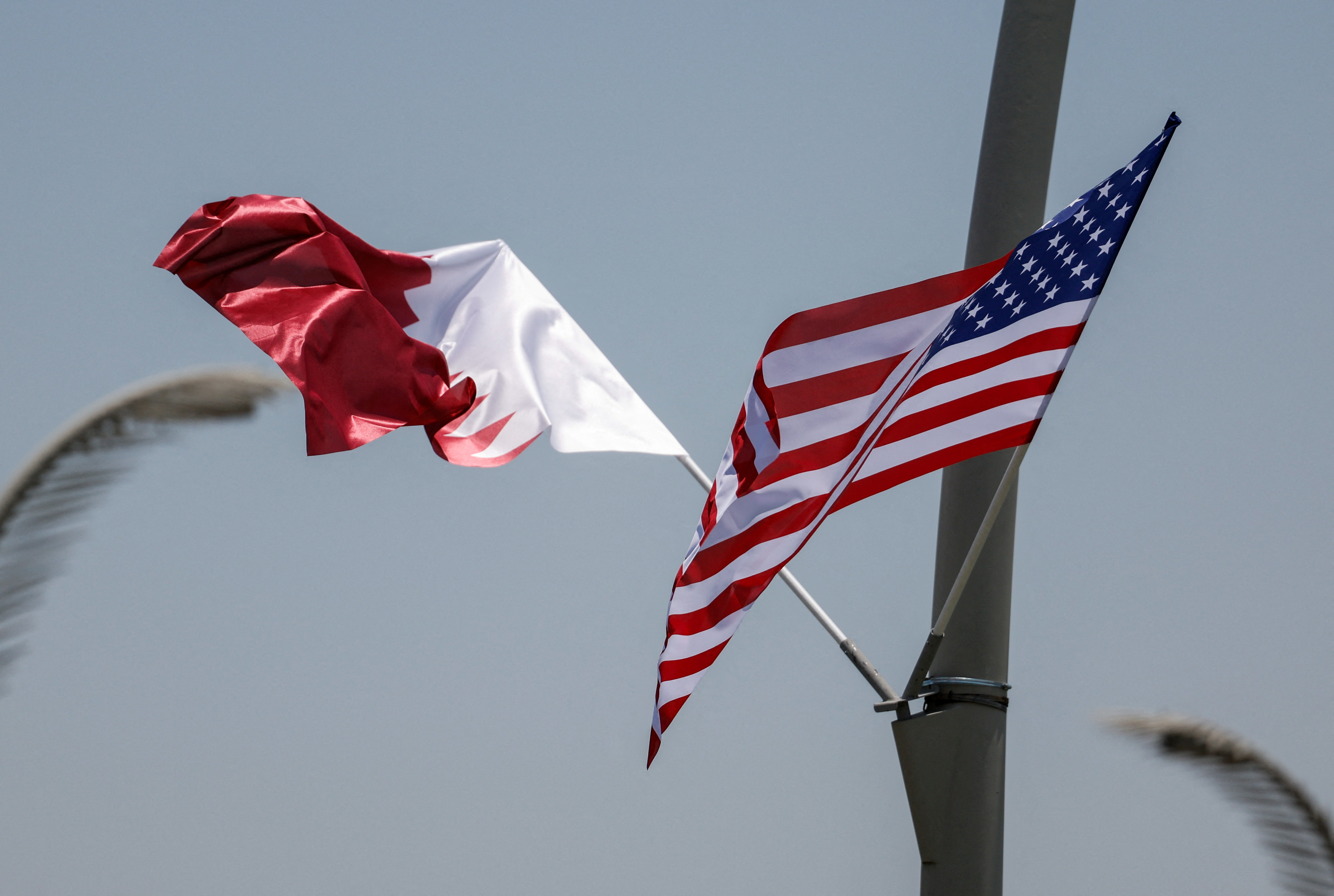 Με μαχητικά και μοβ χαλί η υποδοχή Τραμπ στο Ριάντ – Και ο Μασκ στην περιοδεία-6