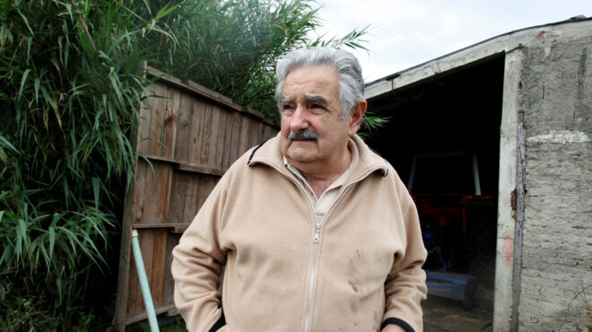 χοσέ-μουχίκα-πέθανε-σε-ηλικία-89-ετών-ο-563610277