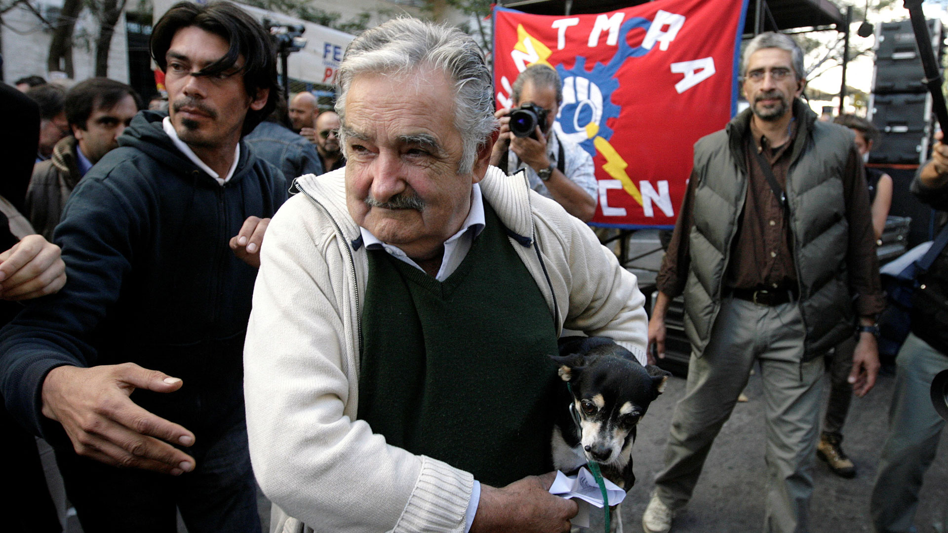 Χοσέ Μουχίκα: Πέθανε σε ηλικία 89 ετών ο «φτωχότερος πρόεδρος του κόσμου»-2