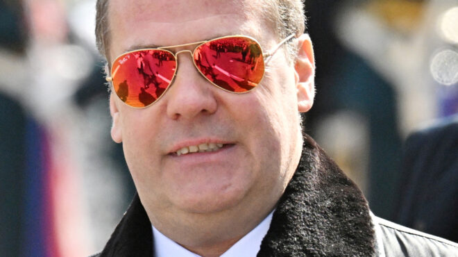 μεντβέντεφ-πάνω-από-175-000-ρώσοι-στρατιώτε-563636692