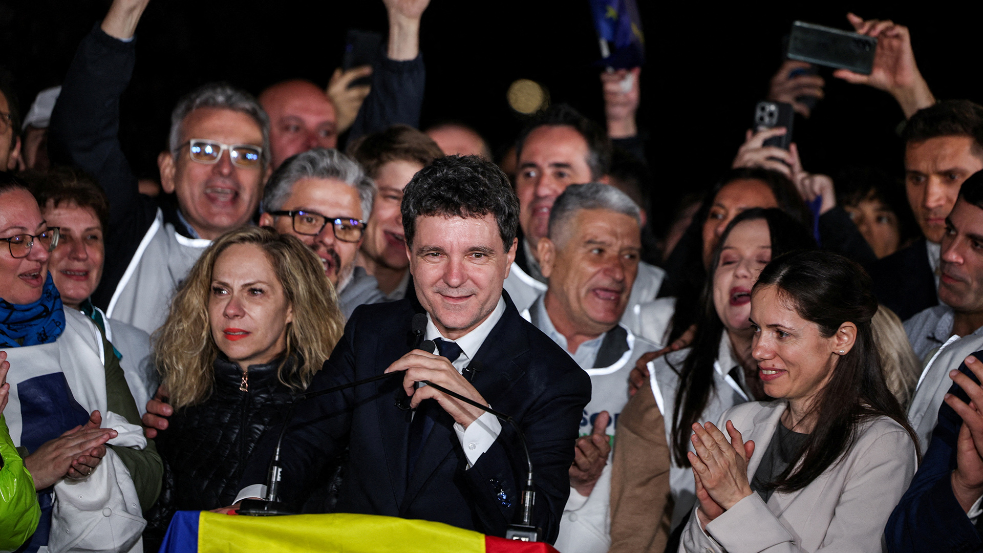 Εκλογική «Σούπερ Κυριακή»: Ανατροπές, γρίφοι και ανοιχτοί λογαριασμοί-1